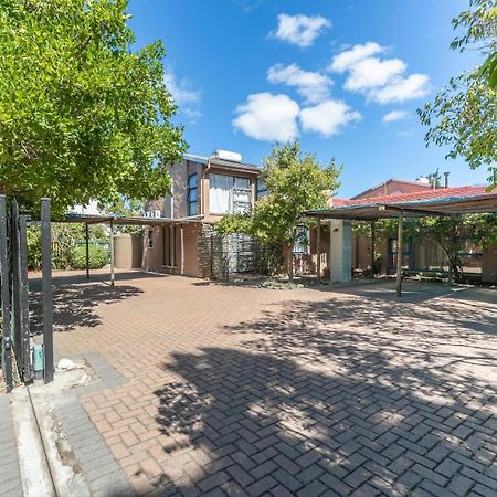Absolute Bosch Guest House Стелленбос Экстерьер фото