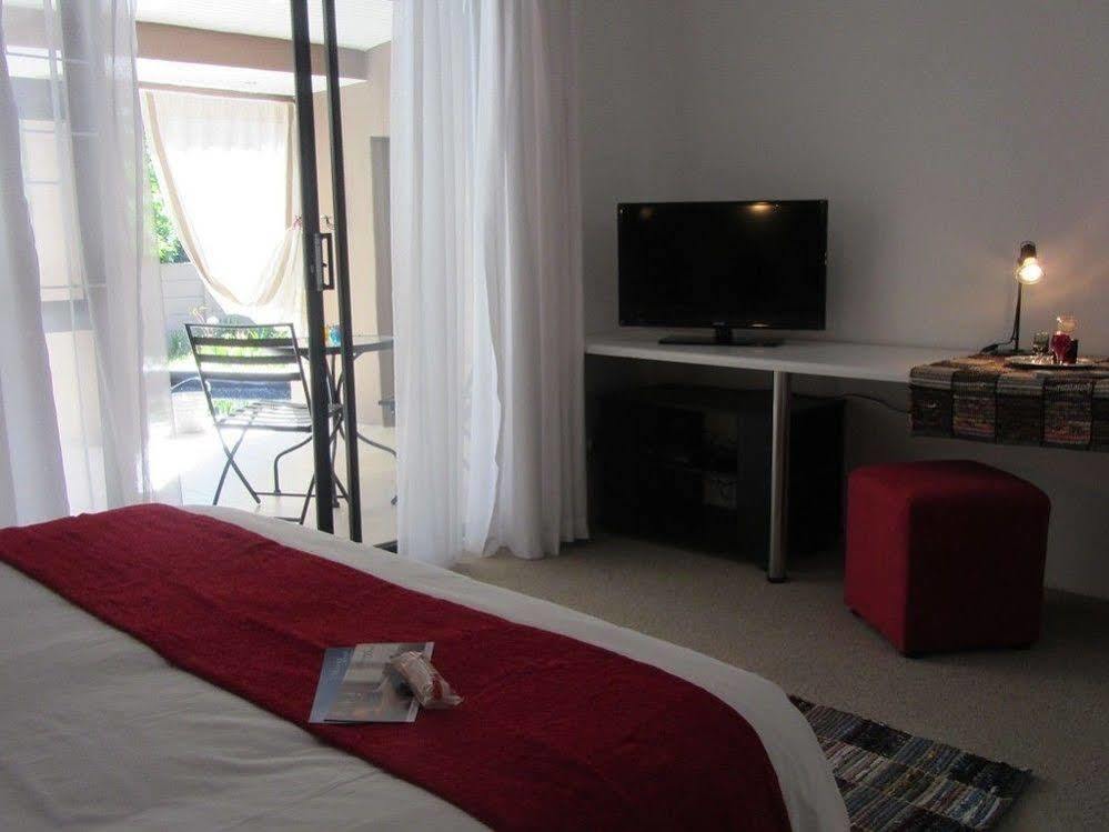 Absolute Bosch Guest House Стелленбос Экстерьер фото